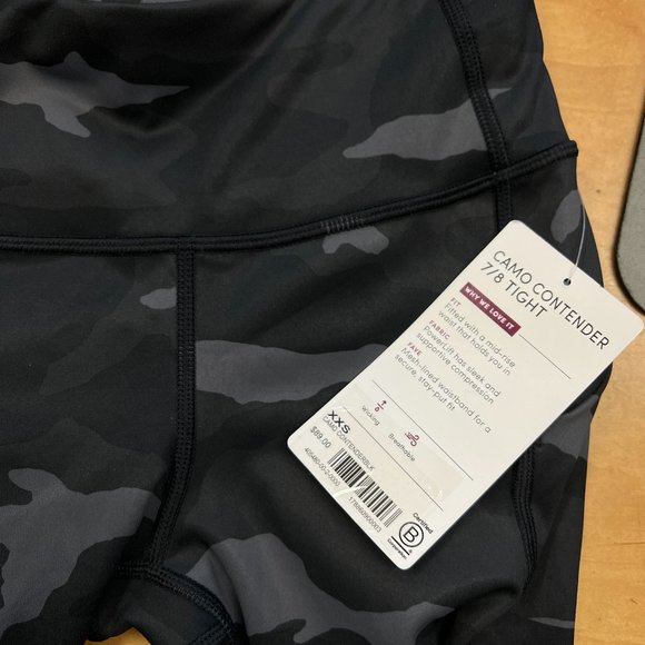 NWT! Athleta Camo Contender 7/8 Tight, Black SIZE XX-S - Picture 5 of 5